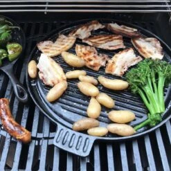 Chefs Cuisine Gietijzeren Grillpan - Grillpan Gietijzer - Gietijzer Bbq Grillpan - Gietijzeren Grillplaat - Pizzasteen - Plancha Gietijzer - Gietijzeren Bakplaat - Rond 36 Cm - Dubbelzijdig -Barbecue Benodigdheden 1200x1200 416