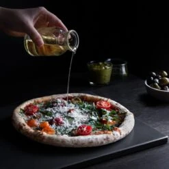 Navaris Pizzasteen XL Voor Oven En Barbecue - Rechthoekige Pizzaplaat 38 X 30 Cm - Inclusief Receptenboek - Keramisch Geglazuurd - Zwart -Barbecue Benodigdheden 1200x1200 693