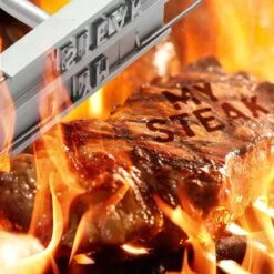 Merkloos BBQ Branding Iron - Barbecuegereedschapset - Bbq Accessoires - Bbq Brandijzer -Barbecue Benodigdheden 1200x1200 811