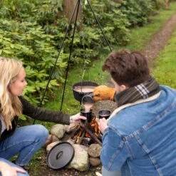 Esschert Design - Driepoot Met Ketting - Haardvuur Accessoires - Staal - Zwart 33 Esschert Design - Driepoot Met Ketting - Haardvuur Accessoires - Staal - Zwart -Barbecue Benodigdheden 1200x1200 95