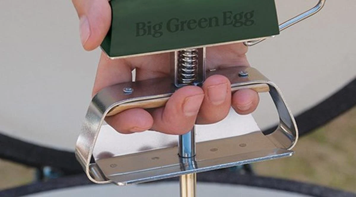 Big Green Egg Grid Lifter - Rooster Lifter - Gietijzeren Rooster Lifter 4 Big Green Egg Grid Lifter - Rooster Lifter - Gietijzeren Rooster Lifter - Afbeelding 2