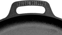 Valhal Outdoor Skillet / Plancha / Koekenpan - Gietijzer - Diameter 35cm, Twee Handvatten, VH35F -Barbecue Benodigdheden 1200x669 1