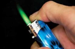 Windproof Stormaanstekers - Unieke Gekleurde Vlam - 5 Stuks - Stormvlam - Vuurwerk Aanstekers -Barbecue Benodigdheden 1200x796 1