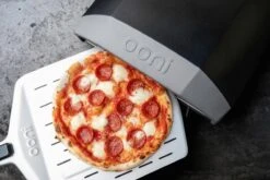 Ooni Pizzaschep Aluminium - Perforated Pizza Peel 12 Inch -Barbecue Benodigdheden 1200x800 60
