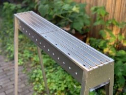 Spiedini Saté-bbq Bali 80 - Saté Houtskoolbarbecue Met Horizontaal Rooster - 80 Cm Lang, 11 Cm Breed - Materiaal: Gealuminiseerd Ijzer 25 Spiedini Saté-bbq Bali 80 - Saté Houtskoolbarbecue Met Horizontaal Rooster - 80 Cm Lang, 11 Cm Breed - Materiaal: Gealuminiseerd Ijzer -Barbecue Benodigdheden 1200x899 3