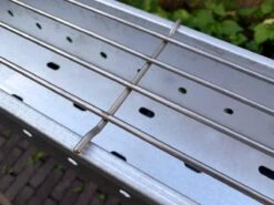 Spiedini Saté-bbq Bali 80 - Saté Houtskoolbarbecue Met Horizontaal Rooster - 80 Cm Lang, 11 Cm Breed - Materiaal: Gealuminiseerd Ijzer 28 Spiedini Saté-bbq Bali 80 - Saté Houtskoolbarbecue Met Horizontaal Rooster - 80 Cm Lang, 11 Cm Breed - Materiaal: Gealuminiseerd Ijzer -Barbecue Benodigdheden 1200x899 6