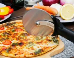 Bighorn Pizzaschep Voor BBQ En Oven-Inklapbare Handgreep -Pizzasnijder- Edelstaal -geschikt Als Broodschep En Ovenschep - SRPT01 13 Bighorn Pizzaschep Voor BBQ En Oven-Inklapbare Handgreep -Pizzasnijder- Edelstaal -geschikt Als Broodschep En Ovenschep - SRPT01 -Barbecue Benodigdheden 1200x944 4