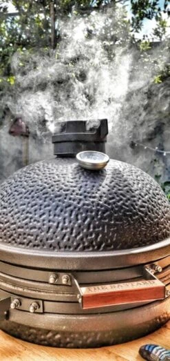 The Bastard Urban Medium - Kamado Barbecue - Kamado BBQ -Barbecue Benodigdheden 567x1200