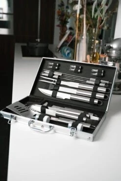 Sens Design BBQ Accesoires - 18 Delig - BBQ Gereedschapset Koffer -Barbecue Benodigdheden 800x1200 16