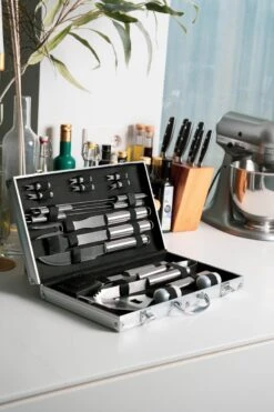 Sens Design BBQ Accesoires - 18 Delig - BBQ Gereedschapset Koffer -Barbecue Benodigdheden 800x1200 17