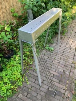 Spiedini Saté-bbq Bali 80 - Saté Houtskoolbarbecue Met Horizontaal Rooster - 80 Cm Lang, 11 Cm Breed - Materiaal: Gealuminiseerd Ijzer 35 Spiedini Saté-bbq Bali 80 - Saté Houtskoolbarbecue Met Horizontaal Rooster - 80 Cm Lang, 11 Cm Breed - Materiaal: Gealuminiseerd Ijzer -Barbecue Benodigdheden 899x1200 1