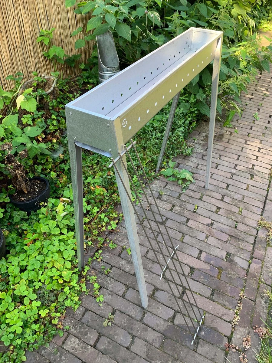 Spiedini Saté-bbq Bali 80 - Saté Houtskoolbarbecue Met Horizontaal Rooster - 80 Cm Lang, 11 Cm Breed - Materiaal: Gealuminiseerd Ijzer 16 Spiedini Saté-bbq Bali 80 - Saté Houtskoolbarbecue Met Horizontaal Rooster - 80 Cm Lang, 11 Cm Breed - Materiaal: Gealuminiseerd Ijzer - Afbeelding 14