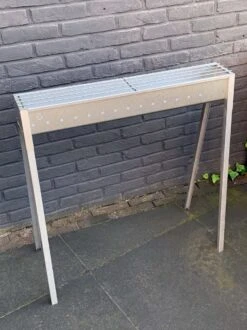 Spiedini Saté-bbq Bali 80 - Saté Houtskoolbarbecue Met Horizontaal Rooster - 80 Cm Lang, 11 Cm Breed - Materiaal: Gealuminiseerd Ijzer 37 Spiedini Saté-bbq Bali 80 - Saté Houtskoolbarbecue Met Horizontaal Rooster - 80 Cm Lang, 11 Cm Breed - Materiaal: Gealuminiseerd Ijzer -Barbecue Benodigdheden 899x1200 2